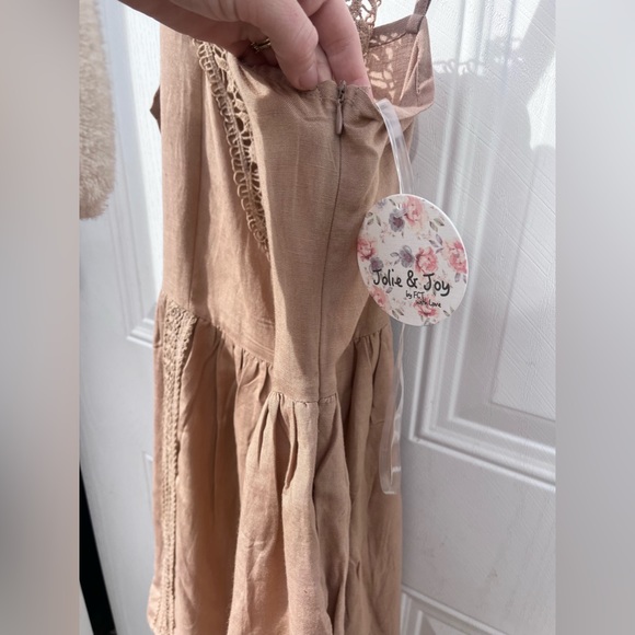 Warm taupe linen blend eyelet lace trim dress • by Jolie & Joy • New with tags• - Picture 13 of 15